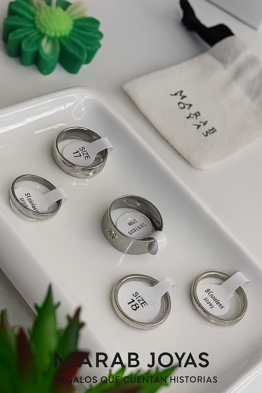 Set de Anillos “Acero & Minimalismo” — Estilo Masculino en Plateado (El Set incluye 5 Unidades)
