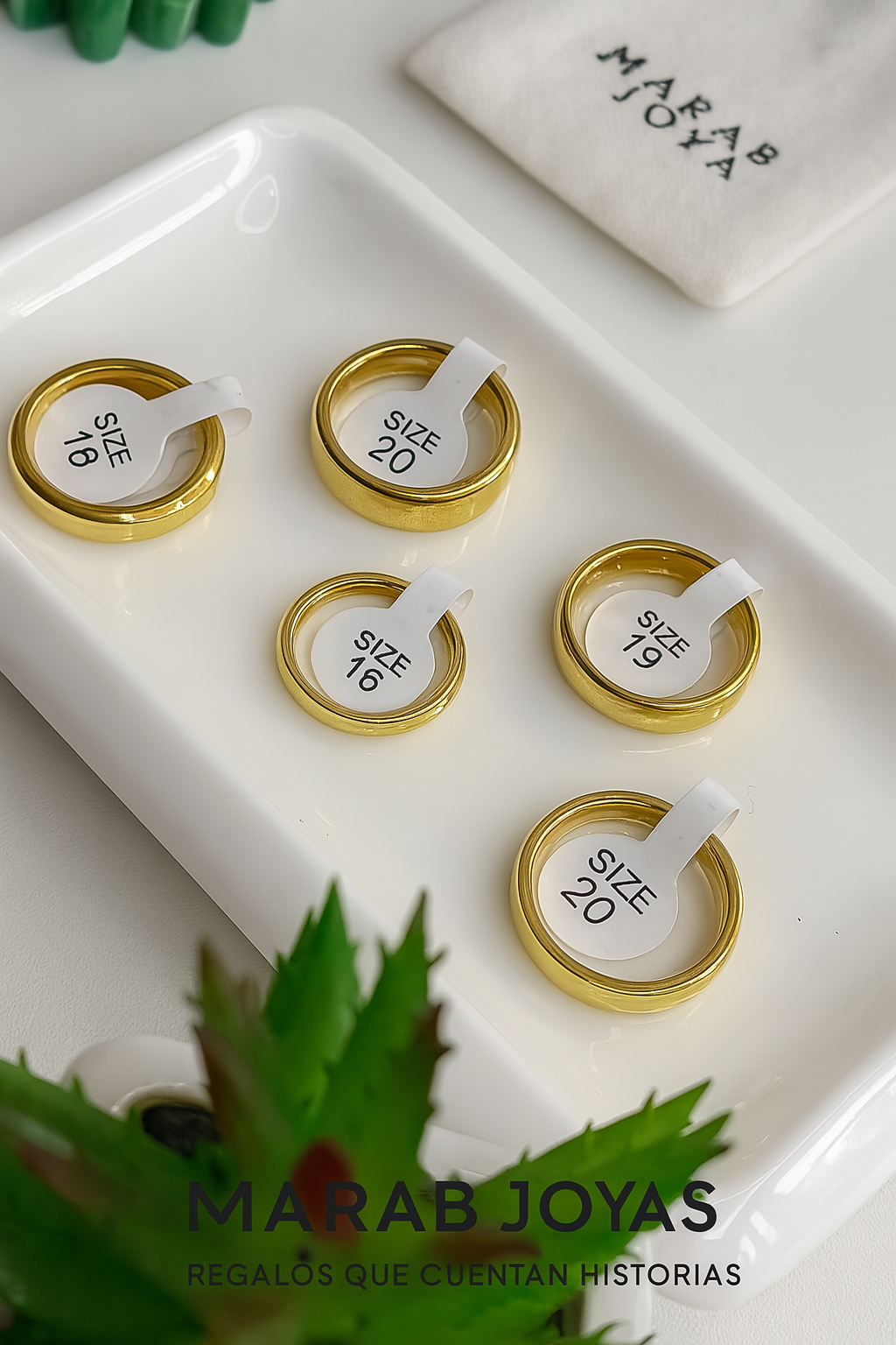 Set de Anillos “Clásico Dorado” — Elegancia Atemporal (El Set incluye 5 Unidades)