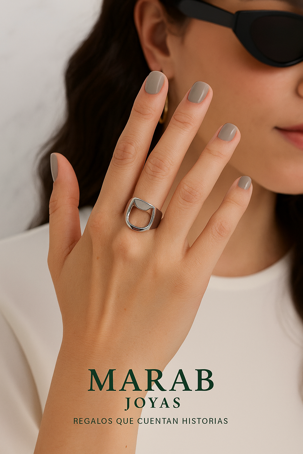 Anillo Plateado “Forma Libre” – Diseño Escultural y Funcional