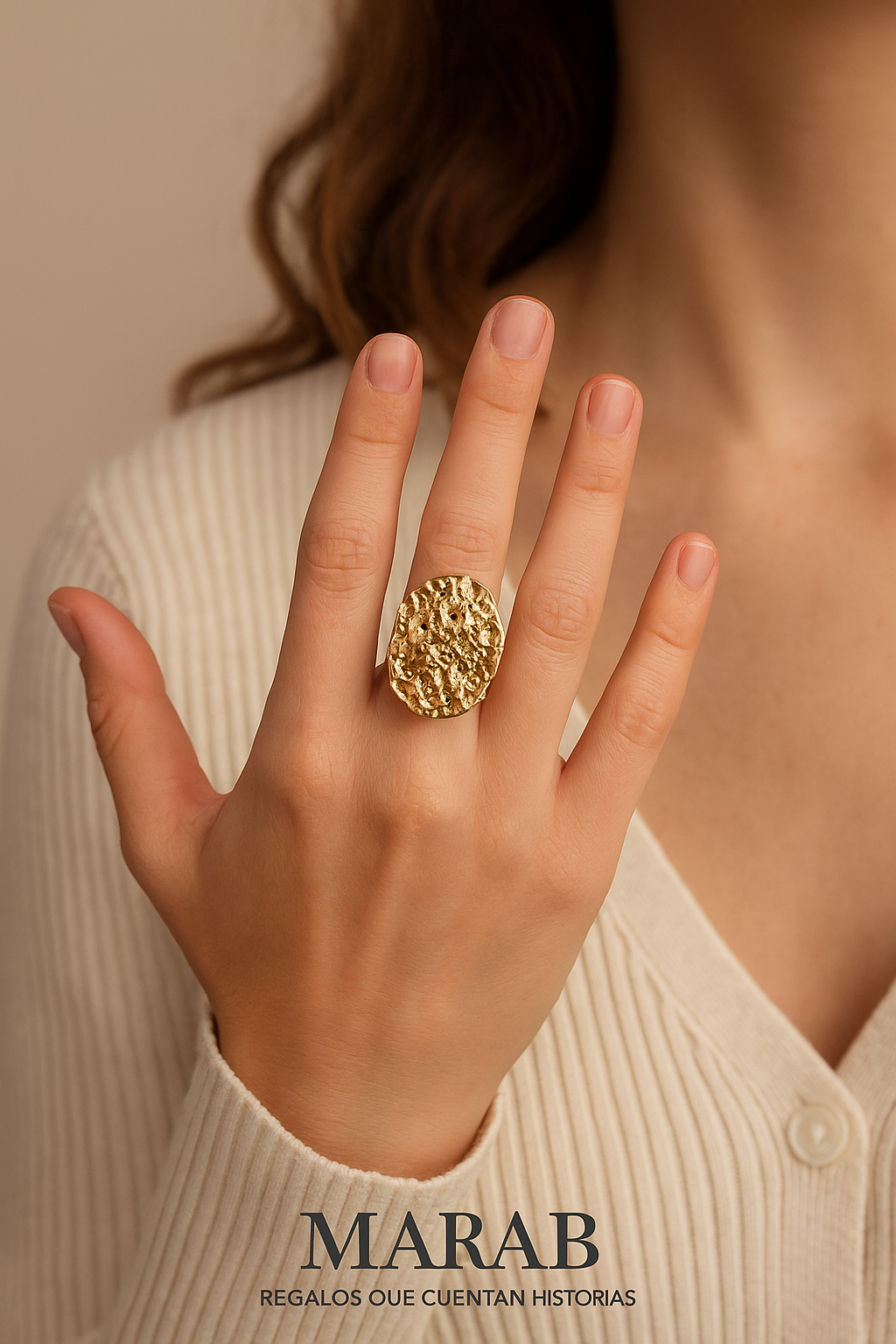 Anillo Textura Dorada “Gaia” – Diseño Bold & Orgánico