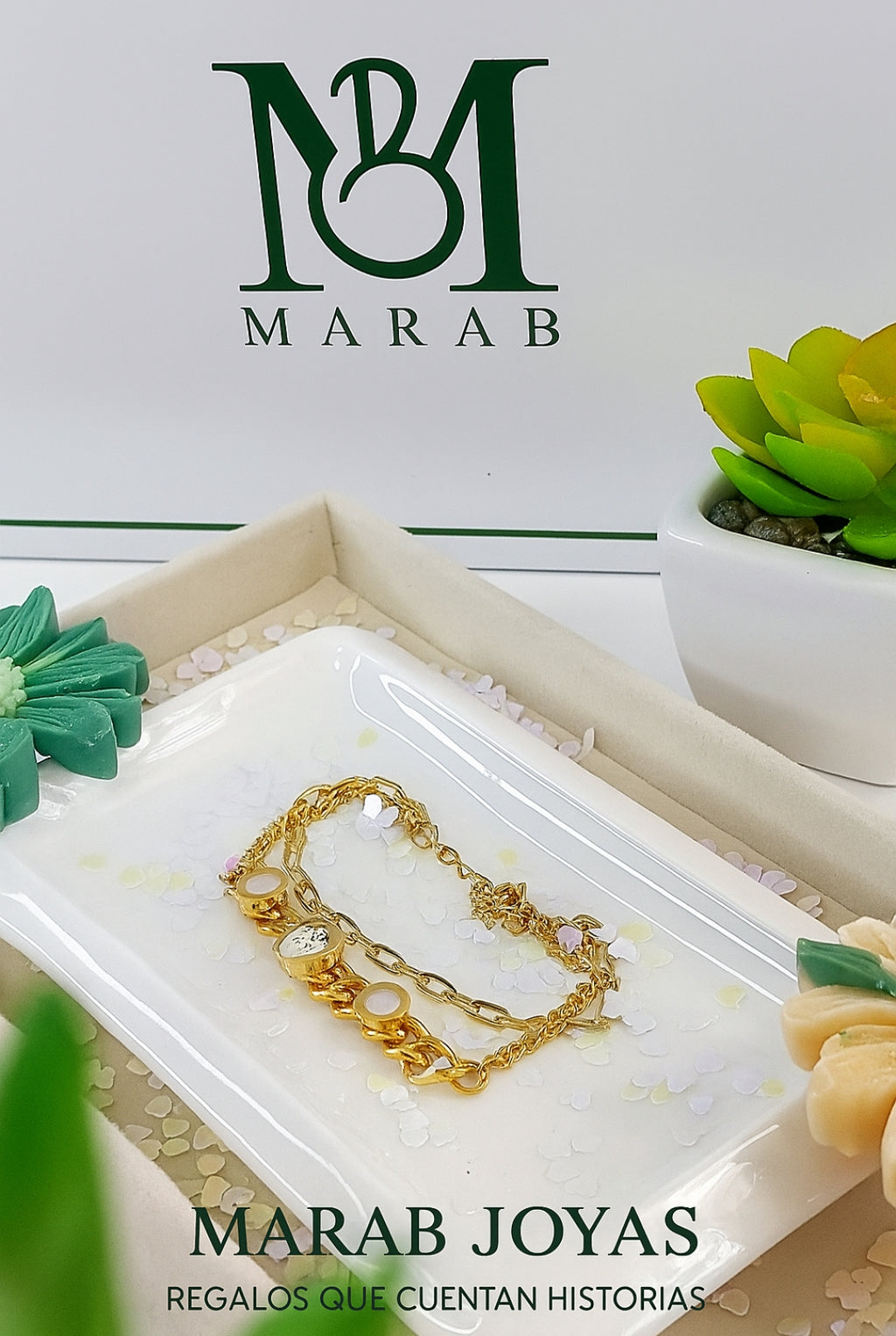 Pulsera doble cadena con dijes blancos