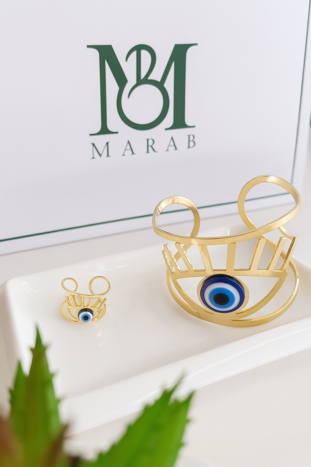 Set Ojo Protector Dorado: Brazalete + Anillo